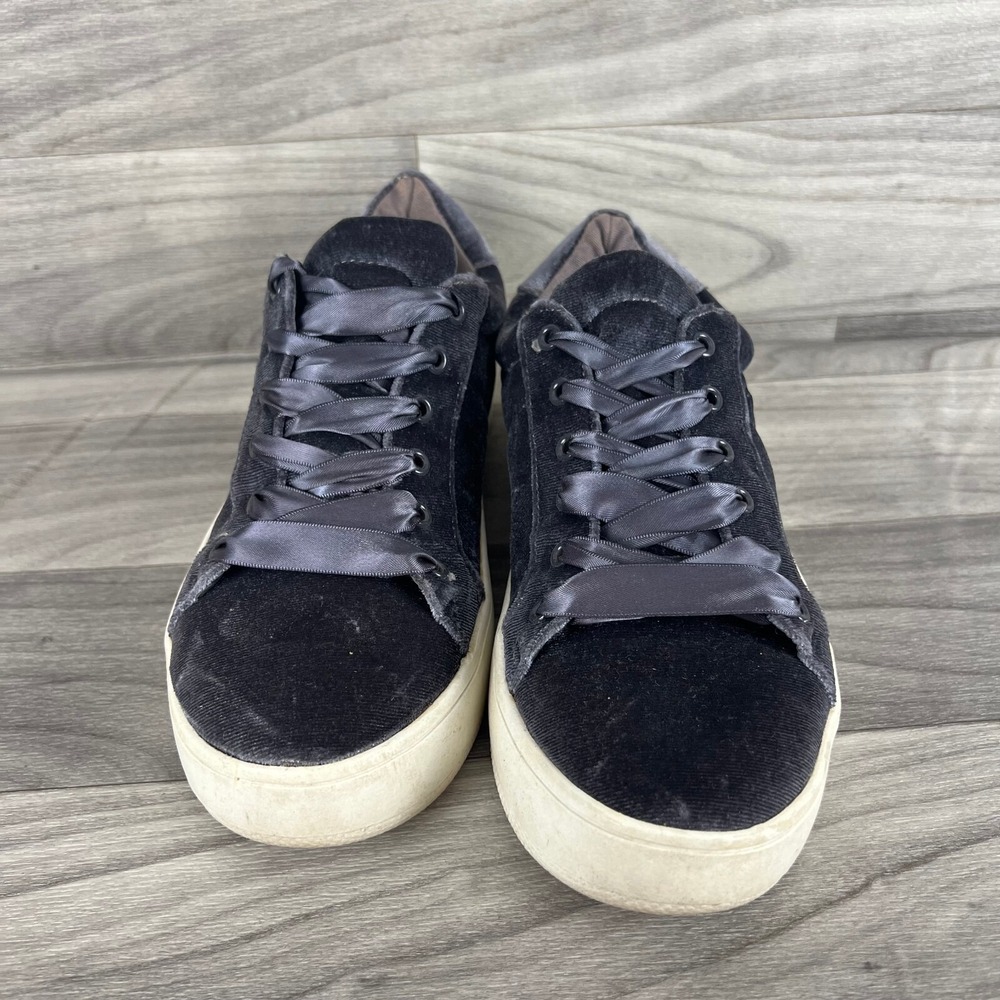 Big Buddha Sneakers Womens 9 Gray Velvet Lace Up Flat Heel Casual Skater‎ - Picture 4 of 11